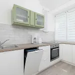 Lägenhet Bright Two-bedroom In Nowa Huta By Renters Kraków