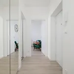 Bright Two-bedroom In Nowa Huta By Renters