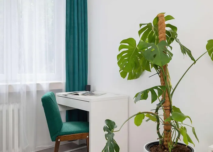 Bright Two-bedroom In Nowa Huta By Renters Διαμέρισμα *