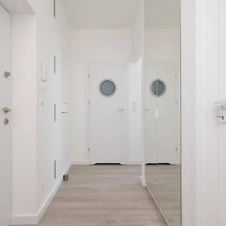 Apartament Bright Two-bedroom In Nowa Huta By Renters