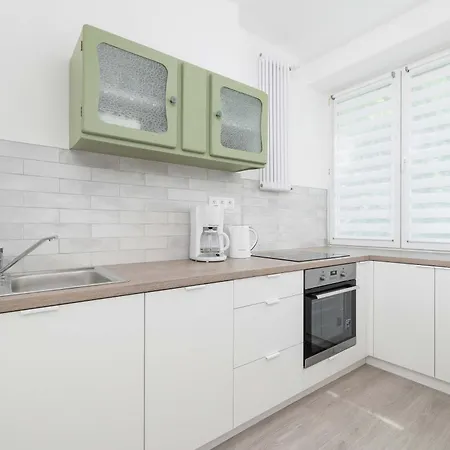 Bright Two-bedroom In Nowa Huta By Renters *