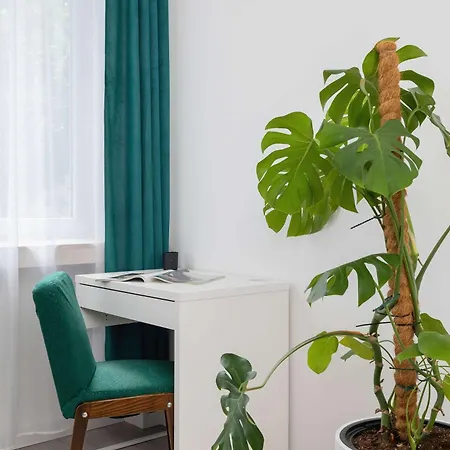 Bright Two-bedroom In Nowa Huta By Renters Daire *