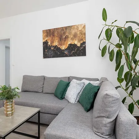 Bright Two-bedroom In Nowa Huta By Renters 公寓 克拉科夫