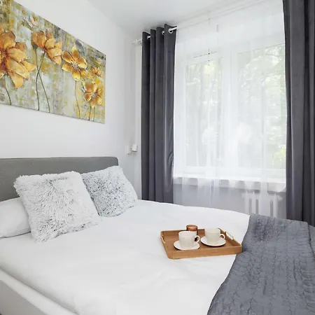 Bright Two-bedroom In Nowa Huta By Renters アパート クラクフ